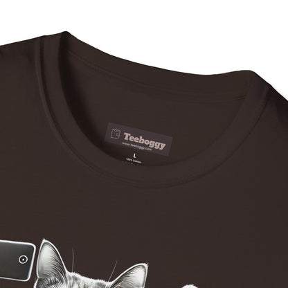 Bigfoot Cat Photo Chase, T-Shirt