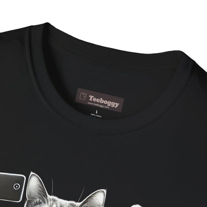 Bigfoot Cat Photo Chase, T-Shirt