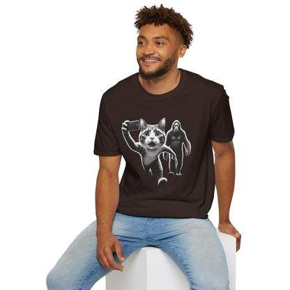 Bigfoot Cat Photo Chase, T-Shirt