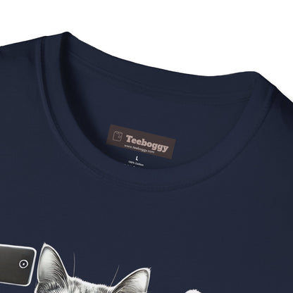 Bigfoot Cat Photo Chase, T-Shirt
