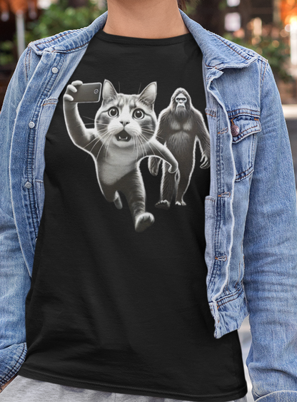 Bigfoot Cat Photo Chase, T-Shirt