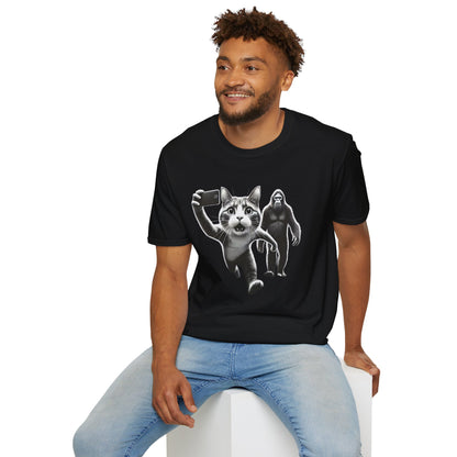 Bigfoot Cat Photo Chase, T-Shirt